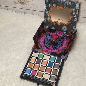 NEW LE Urban Decay Alice in Wonderland Palette